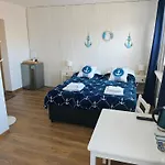 Apartment Gryfhaus - Admiralski, Blisko Plazy, Styl Marynistyczny, 19 M2, 2 - 4 Osoby *